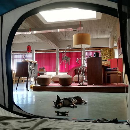 Ghostel 1St - Aventure Alternative - Guest House - Arts-Factory-Experience - For Artists, Makers And Open Minds - Attention, We Are Not A Hotel And Are Not Adapted For Everybody - Read Host Warnings Before Reservation - Www,Providence,Be Asbl Charleroi Esterno foto