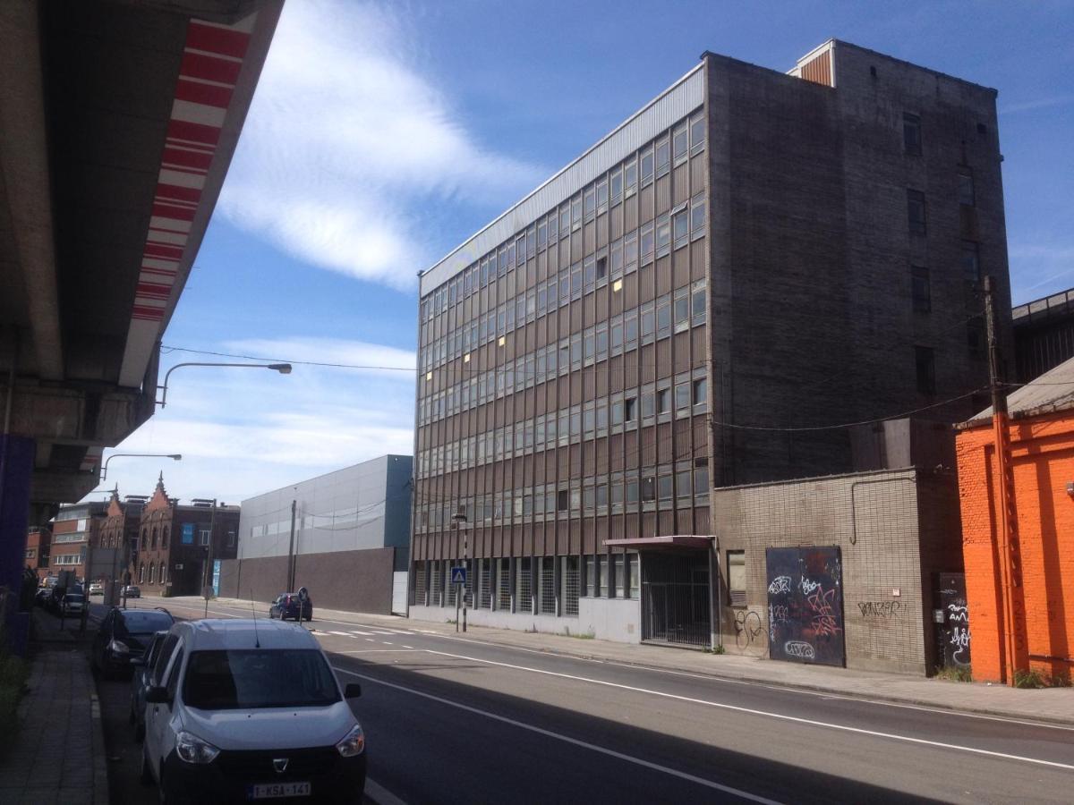 Ghostel 1St - Aventure Alternative - Guest House - Arts-Factory-Experience - For Artists, Makers And Open Minds - Attention, We Are Not A Hotel And Are Not Adapted For Everybody - Read Host Warnings Before Reservation - Www,Providence,Be Asbl Charleroi Esterno foto