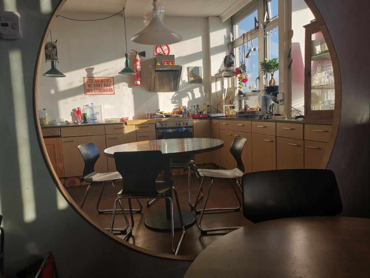 Ghostel 1St - Aventure Alternative - Guest House - Arts-Factory-Experience - For Artists, Makers And Open Minds - Attention, We Are Not A Hotel And Are Not Adapted For Everybody - Read Host Warnings Before Reservation - Www,Providence,Be Asbl Charleroi Esterno foto