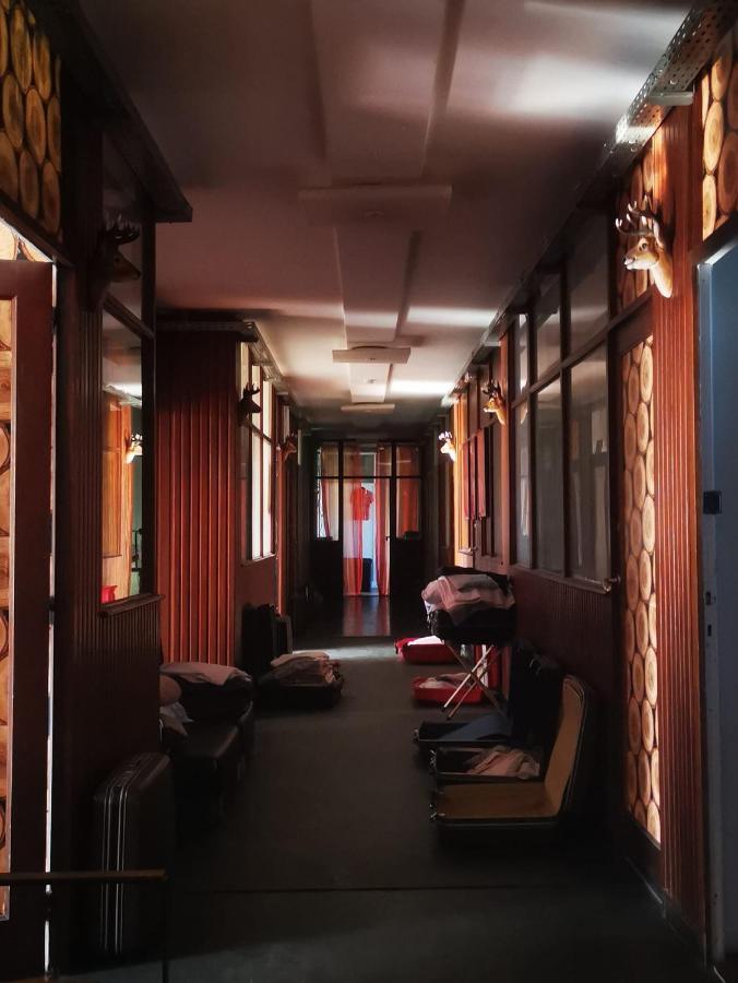 Ghostel 1St - Aventure Alternative - Guest House - Arts-Factory-Experience - For Artists, Makers And Open Minds - Attention, We Are Not A Hotel And Are Not Adapted For Everybody - Read Host Warnings Before Reservation - Www,Providence,Be Asbl Charleroi Esterno foto