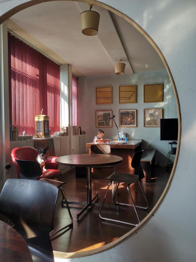 Ghostel 1St - Aventure Alternative - Guest House - Arts-Factory-Experience - For Artists, Makers And Open Minds - Attention, We Are Not A Hotel And Are Not Adapted For Everybody - Read Host Warnings Before Reservation - Www,Providence,Be Asbl Charleroi Esterno foto