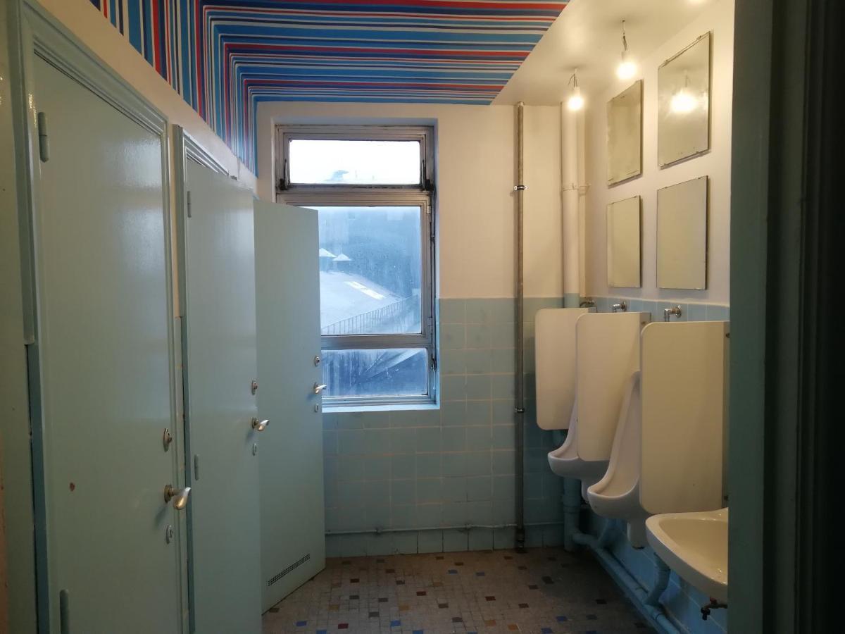 Ghostel 1St - Aventure Alternative - Guest House - Arts-Factory-Experience - For Artists, Makers And Open Minds - Attention, We Are Not A Hotel And Are Not Adapted For Everybody - Read Host Warnings Before Reservation - Www,Providence,Be Asbl Charleroi Esterno foto