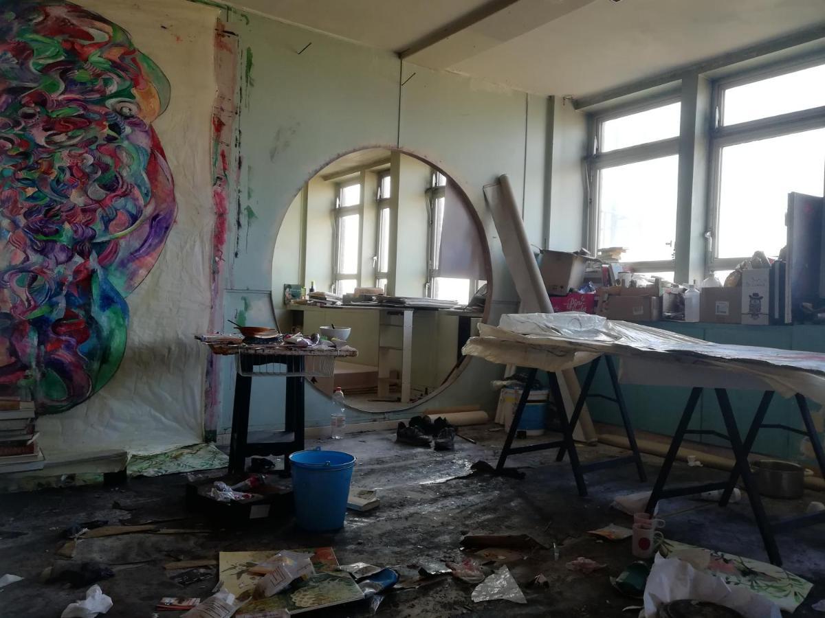 Ghostel 1St - Aventure Alternative - Guest House - Arts-Factory-Experience - For Artists, Makers And Open Minds - Attention, We Are Not A Hotel And Are Not Adapted For Everybody - Read Host Warnings Before Reservation - Www,Providence,Be Asbl Charleroi Esterno foto