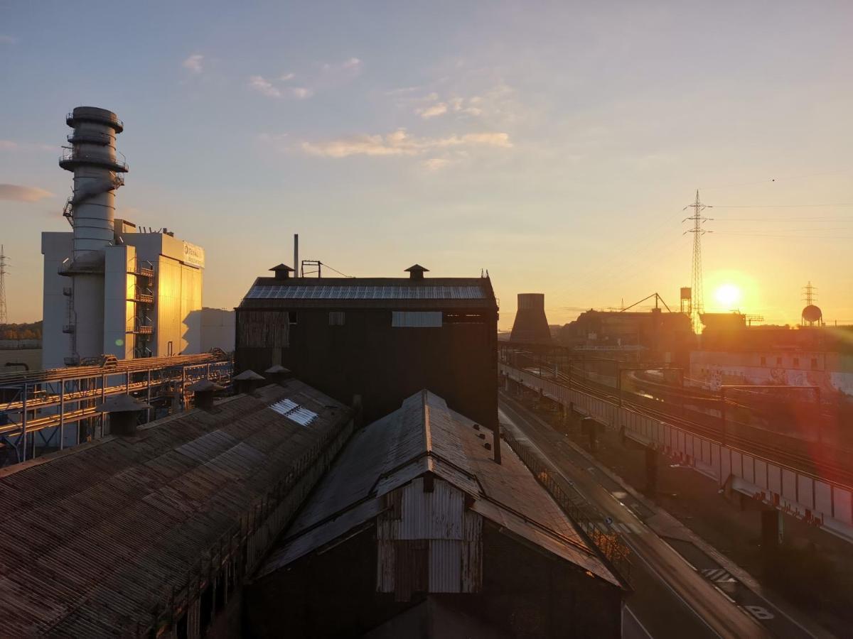Ghostel 1St - Aventure Alternative - Guest House - Arts-Factory-Experience - For Artists, Makers And Open Minds - Attention, We Are Not A Hotel And Are Not Adapted For Everybody - Read Host Warnings Before Reservation - Www,Providence,Be Asbl Charleroi Esterno foto