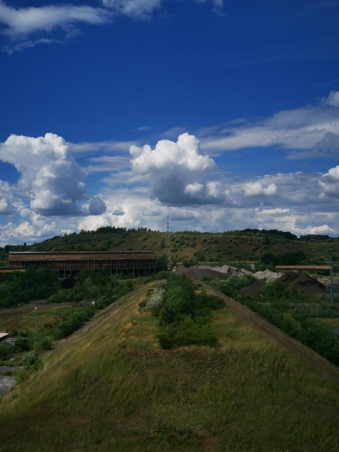 Ghostel 1St - Aventure Alternative - Guest House - Arts-Factory-Experience - For Artists, Makers And Open Minds - Attention, We Are Not A Hotel And Are Not Adapted For Everybody - Read Host Warnings Before Reservation - Www,Providence,Be Asbl Charleroi Esterno foto